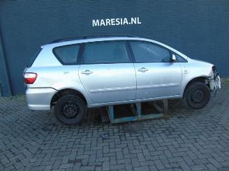 Vrakbiler auto Toyota Avensis Avensis Verso (M20), MPV, 2001 / 2005 2.0 16V VVT-i D-4 2004/10