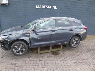 Autoverwertung Hyundai I-30 i30 Wagon (PDEF5), Combi, 2017 1.5 T-GDI 16V Hybrid 48V 2022/1