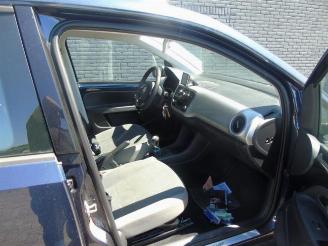 Volkswagen Up! Up! (121), Hatchback, 2011 1.0 12V 75 picture 3