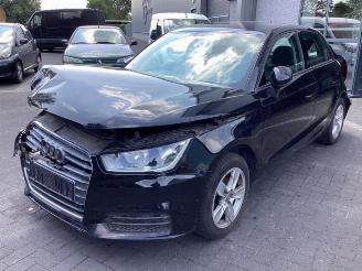 krockskadad bil auto Audi A1 A1 Sportback (8XA/8XF), Hatchback 5-drs, 2011 / 2018 1.0 TFSI Ultra 12V 2016/8