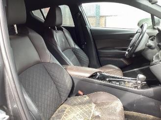 Toyota C-HR C-HR (X1,X5), SUV, 2016 1.8 16V Hybrid picture 10