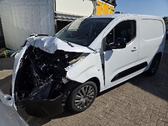 Vrakbiler auto Peugeot Partner  2024/6