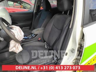 Nissan Leaf Leaf (ZE0), Hatchback, 2010 / 2017 Leaf picture 21