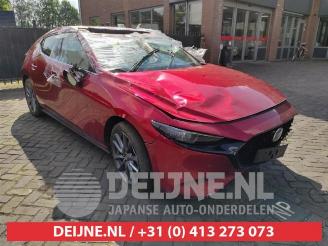Vrakbiler auto Mazda 3 3 Sport (BP), Hatchback, 2018 2.0 SkyActiv-G 122 Mild Hybrid 16V 2019/9