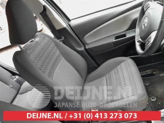 Toyota Yaris Yaris III (P13), Hatchback, 2010 / 2020 1.33 16V Dual VVT-I picture 15