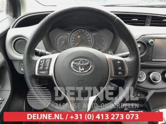 Toyota Yaris Yaris III (P13), Hatchback, 2010 / 2020 1.33 16V Dual VVT-I picture 17