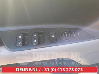 Kia Stonic Stonic (YB), SUV, 2017 1.0i T-GDi 12V picture 12