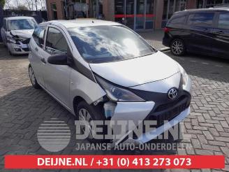 Coche siniestrado Toyota Aygo Aygo (B40), Hatchback, 2014 1.0 12V VVT-i 2017/10