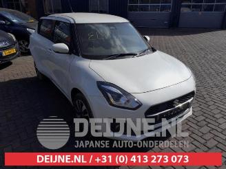 Vrakbiler auto Suzuki Swift Swift (ZC/ZD), Hatchback 5-drs, 2017 1.0 Booster Jet Turbo 12V SHVS 2019