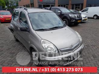 Dezmembrări autoturisme Toyota Yaris-verso Yaris Verso (P2), MPV, 1999 / 2005 1.3 16V 2004/7