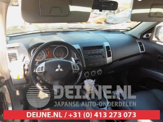 Mitsubishi Outlander Outlander (CW), SUV, 2006 / 2012 3.0 V6 24V Mivec 4x4 picture 19