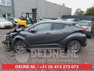 Toyota C-HR C-HR (X1,X5), SUV, 2016 2.0 16V Hybrid picture 4