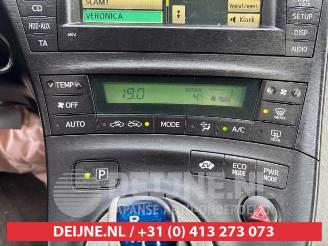 Toyota Prius Prius (ZVW3), Hatchback, 2009 / 2016 1.8 16V picture 13