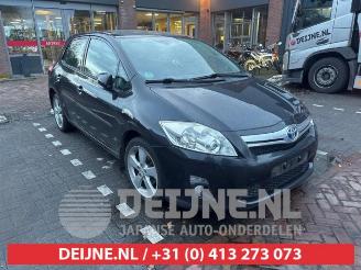 Vrakbiler auto Toyota Auris Auris (E15), Hatchback, 2006 / 2012 1.8 16V HSD Full Hybrid 2010/8