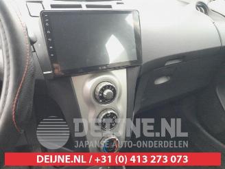 Toyota Yaris Yaris II (P9), Hatchback, 2005 / 2014 1.3 16V VVT-i picture 21