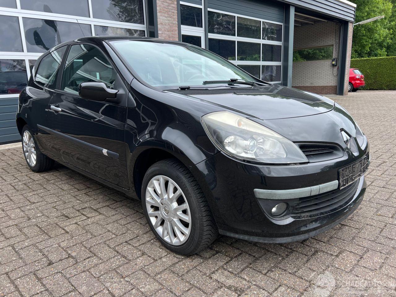 Renault Clio 1.6 16v Dynamique S