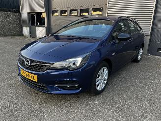 Opel Astra Sports Tourer 1.2i NAVI / CRUISE / CAMERA / XENON picture 1