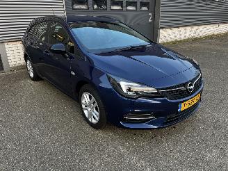 Opel Astra Sports Tourer 1.2i NAVI / CRUISE / CAMERA / XENON picture 3