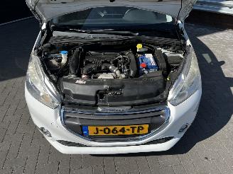 Peugeot 208 1.6i GT CLIMA / CRUISE / PDC picture 11