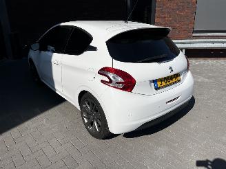 Peugeot 208 1.6i GT CLIMA / CRUISE / PDC picture 13