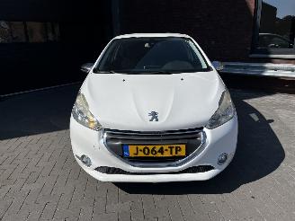 Peugeot 208 1.6i GT CLIMA / CRUISE / PDC picture 2