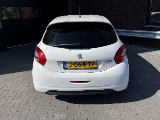 Peugeot 208 1.6i GT CLIMA / CRUISE / PDC picture 14