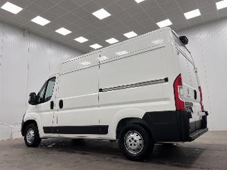 Peugeot Boxer 2.2 BlueHDI L2H2 Navi Airco picture 3