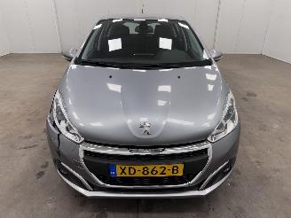 Peugeot 208 1.2 PureTech Signature 5-drs Navi Airco picture 5