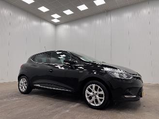 krockskadad bil auto Renault Clio 0.9 TCe Limited 5-drs Navi Airco 2019/8