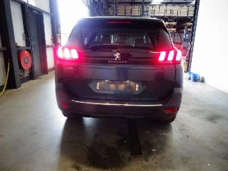 Peugeot 5008 1.2 THP picture 2