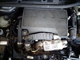 Peugeot 208 1.2 THP picture 5