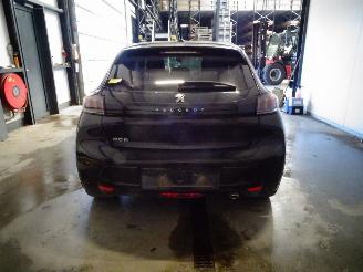 Peugeot 208 1.2 THP picture 2