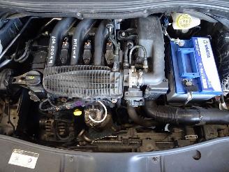 Peugeot 2008 1.2 VTI picture 5