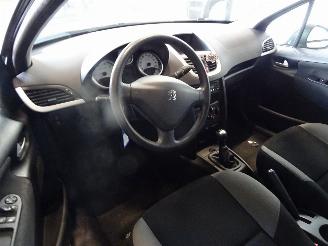 Peugeot 207 1.4 16V picture 6