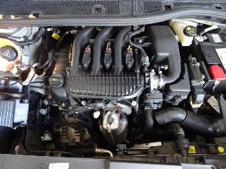 Peugeot 208 1.2 VTI picture 5