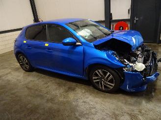 Peugeot 208 1.2 THP picture 3