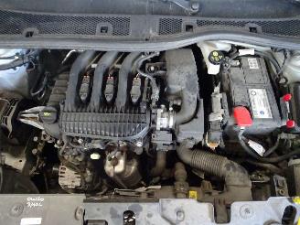 Peugeot 208 1.2VTI picture 5