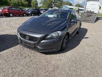 Volvo V-40 1.6 T2 Summum picture 1