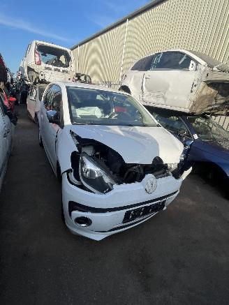 Volkswagen Up! High up white edition picture 2