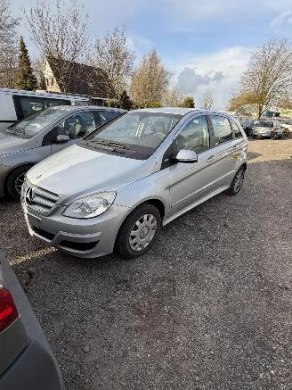 Vrakbiler auto Mercedes B-klasse 150 blue efficiëntie 2009/1