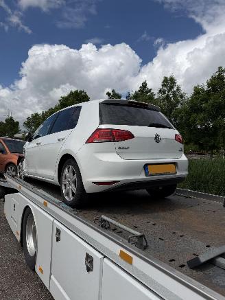 Volkswagen Golf 1.2 Tsi picture 4