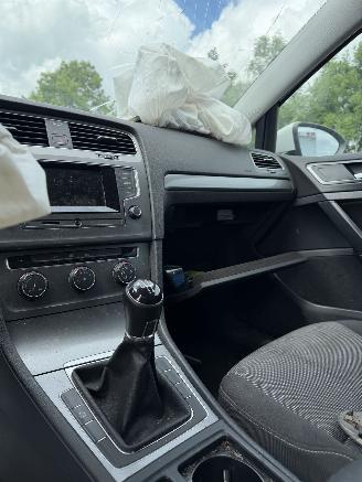 Volkswagen Golf 1.2 Tsi picture 6