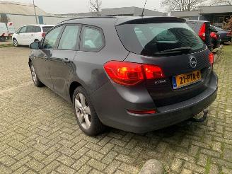 Opel Astra SPORTS TOURER picture 4