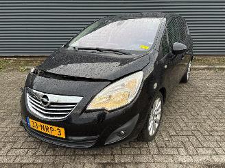 krockskadad bil camper Opel Meriva  2010/2