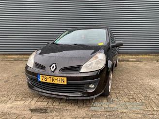 Uttjänta bilar auto Renault Clio Clio III (BR/CR), Hatchback, 2005 / 2014 1.4 16V 2007/1