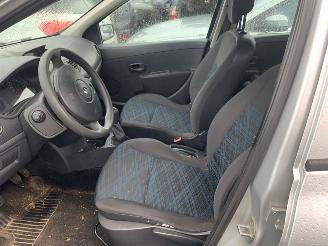 Renault Clio  picture 7