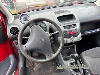 Peugeot 107 107, Hatchback, 2005 / 2014 1.0 12V picture 4