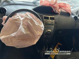 Toyota Yaris Yaris II (P9), Hatchback, 2005 / 2014 1.33 16V Dual VVT-I picture 22