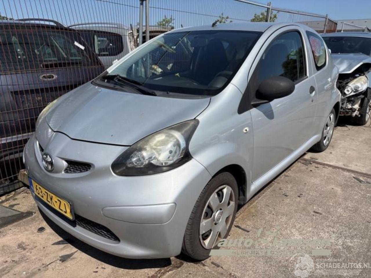 Toyota Aygo Aygo (B10), Hatchback, 2005 / 2014 1.0 12V VVT-i