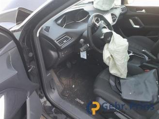 Peugeot 308 308 (L3/L8/LB/LH/LP), Hatchback 5-drs, 2013 / 2021 1.6 BlueHDi 120 picture 5